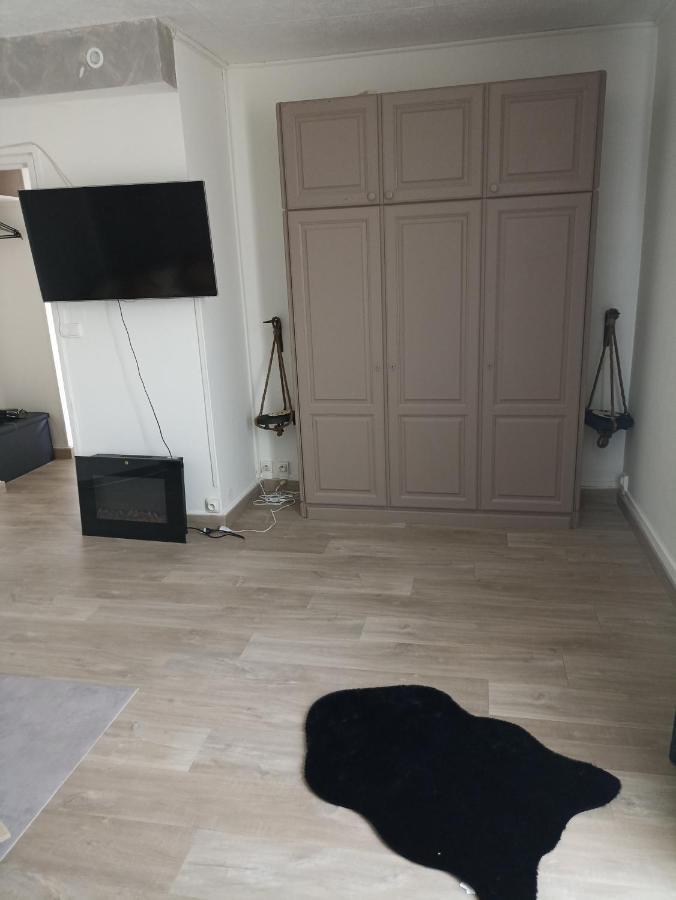 Un Temps Pour Soi Apartment Chateauroux Luaran gambar